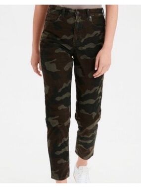 American Eagle Camo Corduroy Mom Jean Size 14 Green Brown